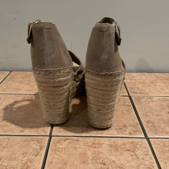 Marc Fisher Alida Espadrille Wedge Sandals in Taupe size 9 - Picture 5 of 12